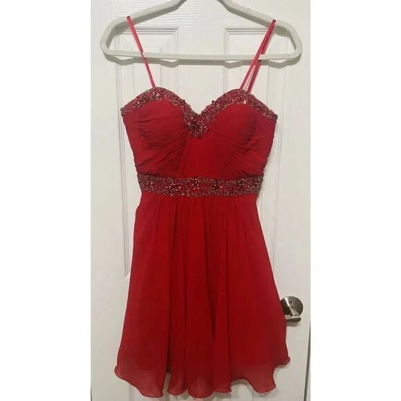 Bee Darlin Formal Red Dress Size 1/2‎ - Picture 3 of 7